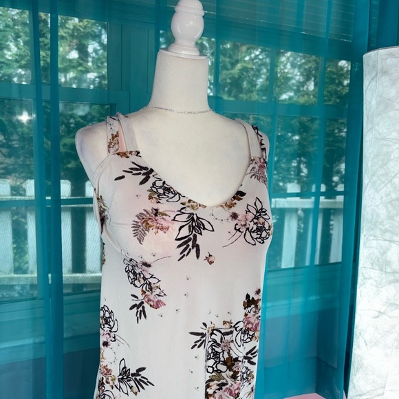 Torrid White & Pink Cold Shoulder Floral Blouse Plus Size Style Size 3X - Picture 9 of 10